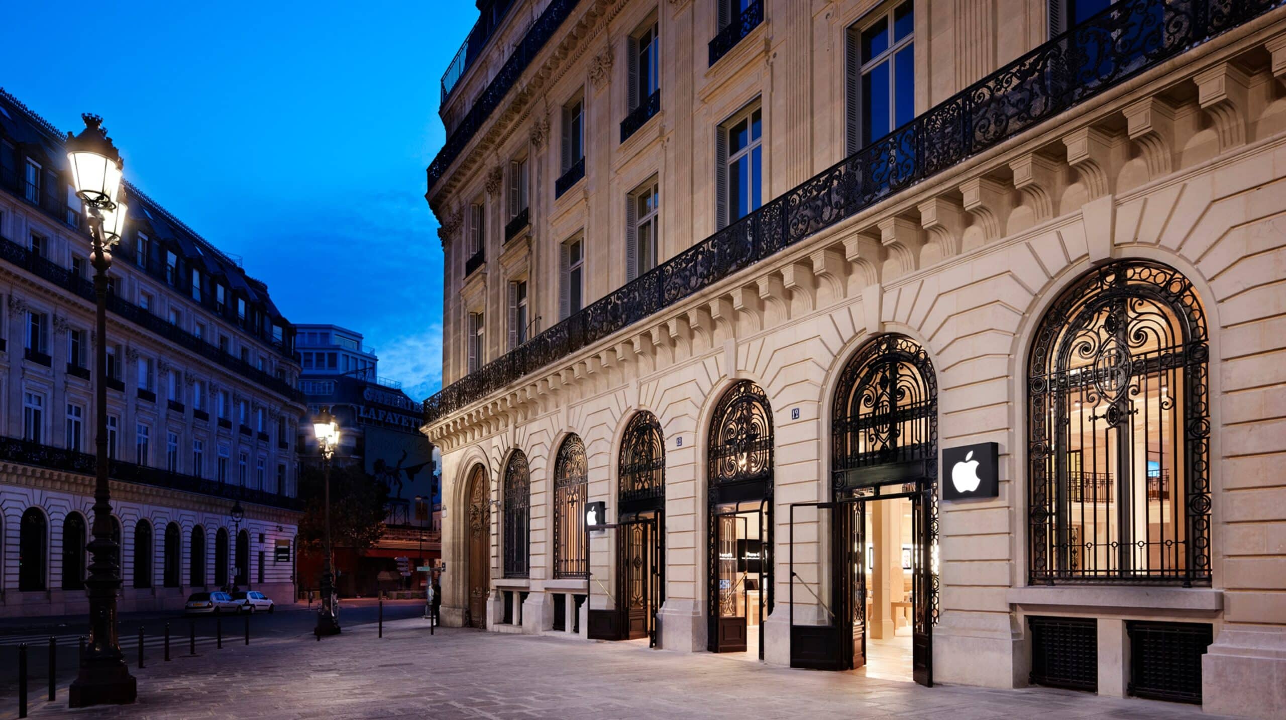 Paris Apple store